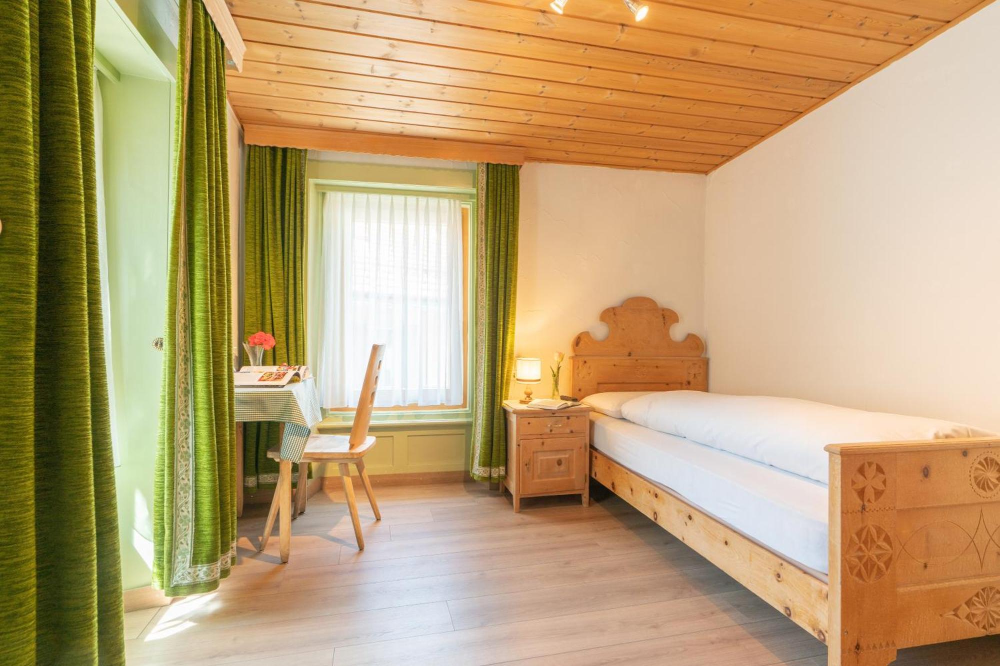 Hotel Alpina Zernez Kültér fotó
